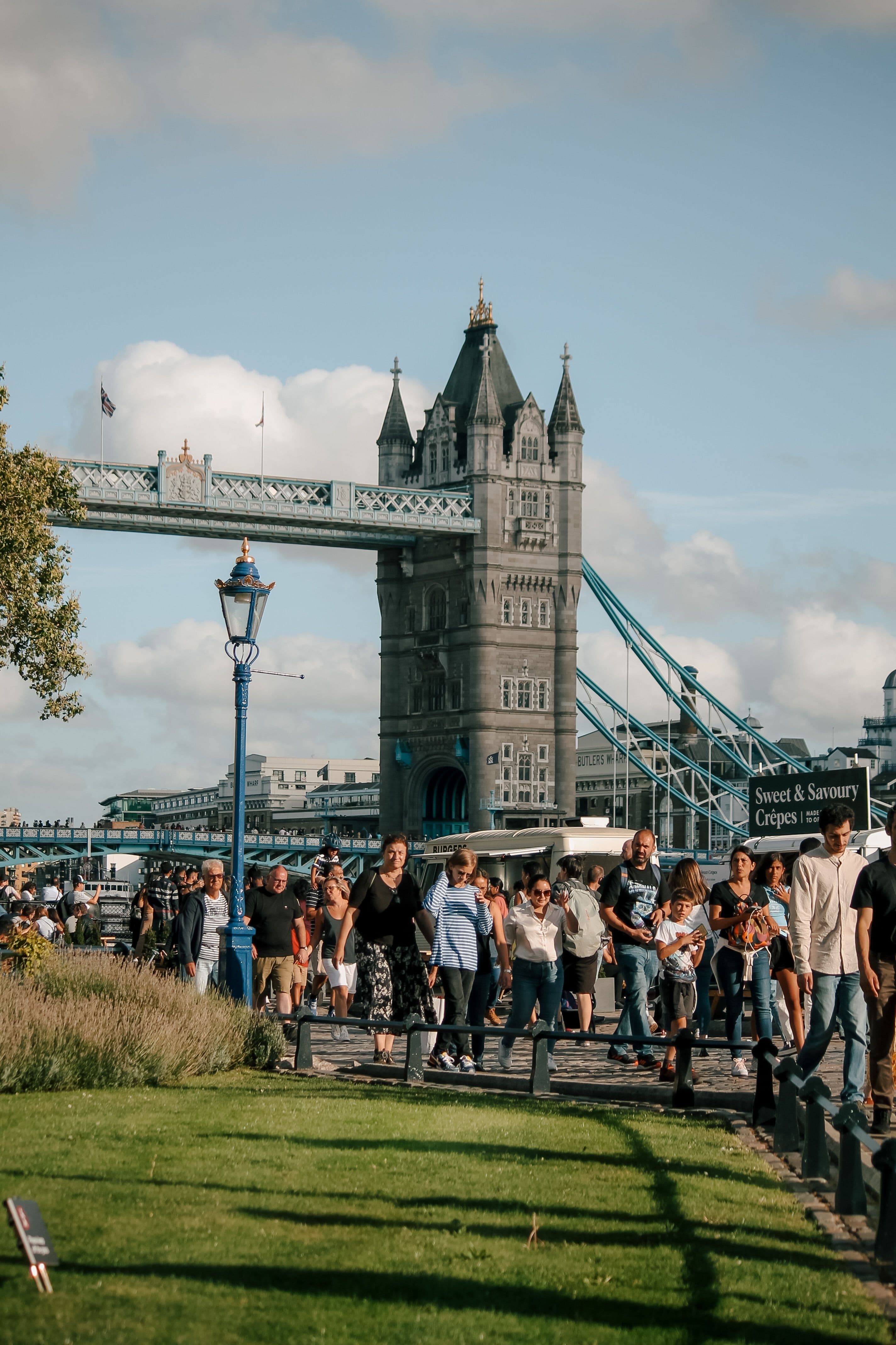 Sightseeing group near Westminster (stand-in photo)